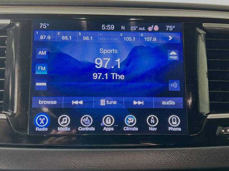 2017 Chrysler Pacifica Touring-L Plus