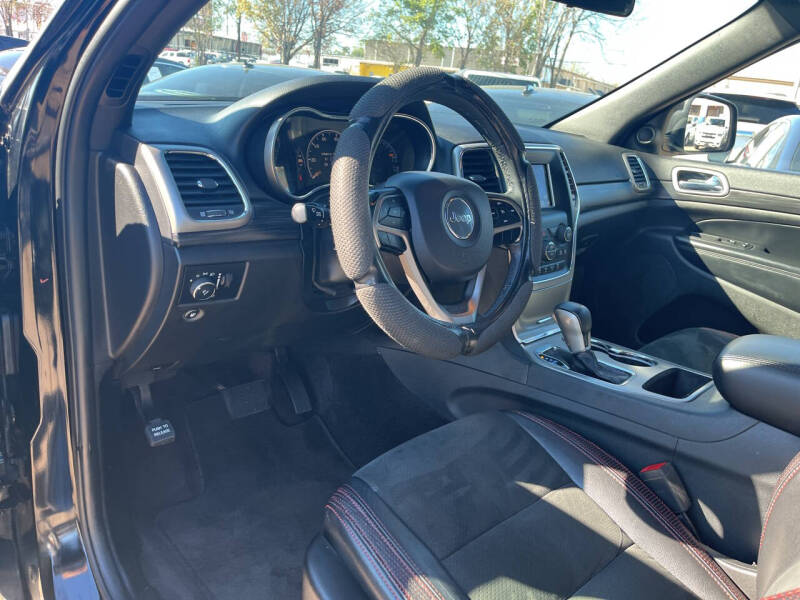 2019 Jeep Grand Cherokee Laredo