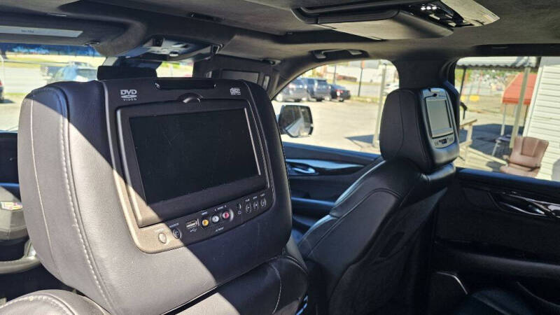 2017 Cadillac Escalade Platinum
