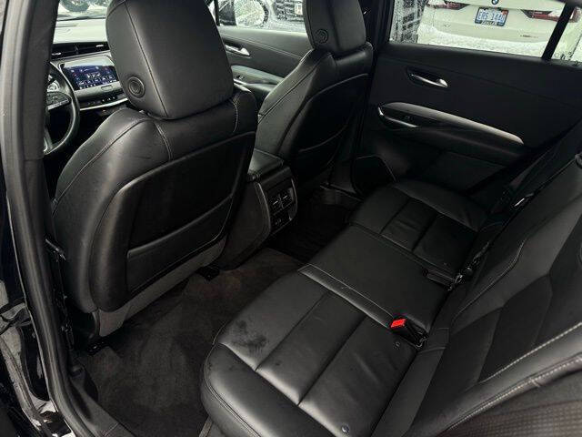 2023 Cadillac XT4 Premium Luxury