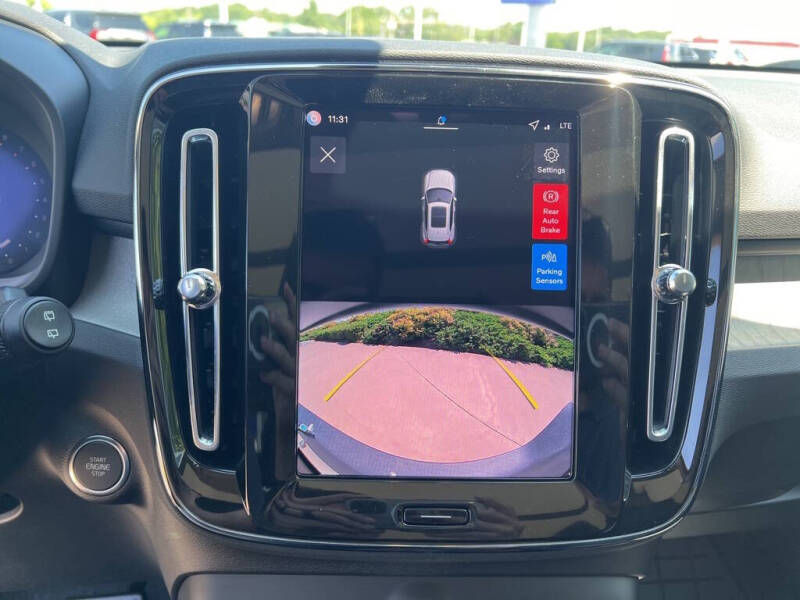 2026 Volvo XC40 B5 Core