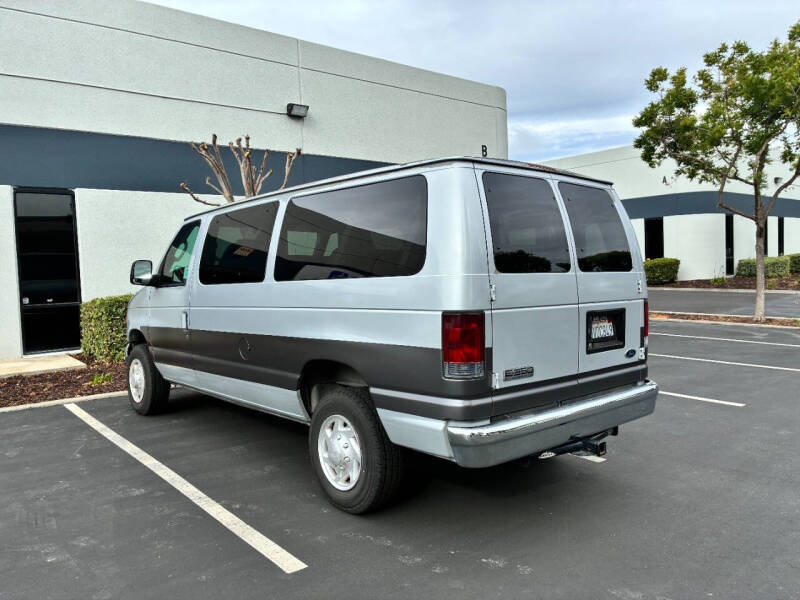 2006 Ford E-Series E-350 SD XLT