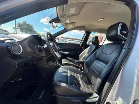 2020 Nissan Kicks SR