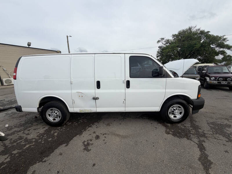 2017 Chevrolet Express 2500