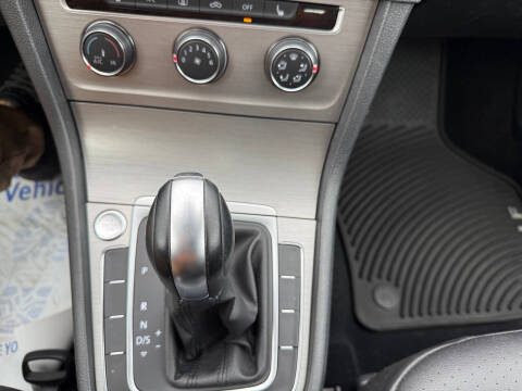 2017 Volkswagen Golf TSI Wolfsburg Edition