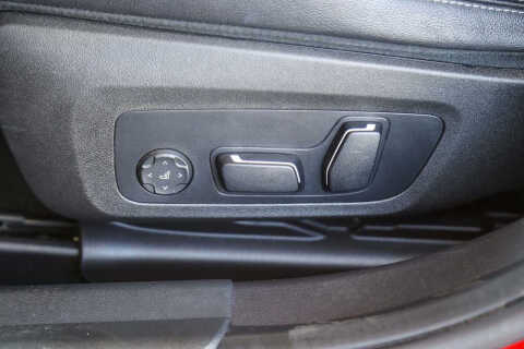 2024 BMW 3 Series 330e