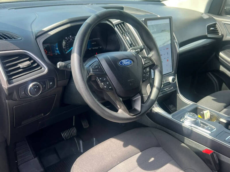 2023 Ford Edge SE