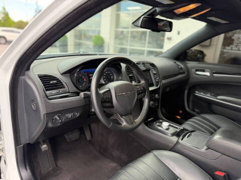 2017 Chrysler 300 S