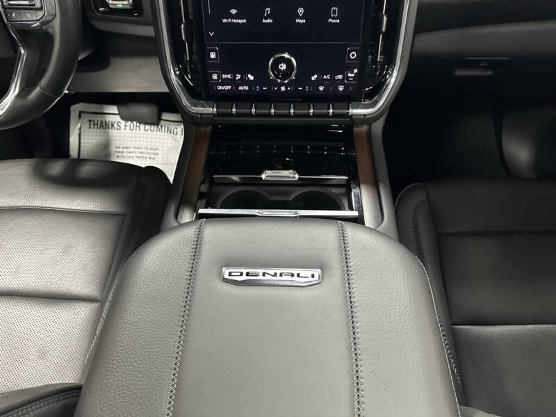 2025 GMC Yukon XL Denali