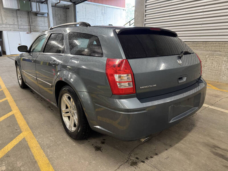 2005 Dodge Magnum RT