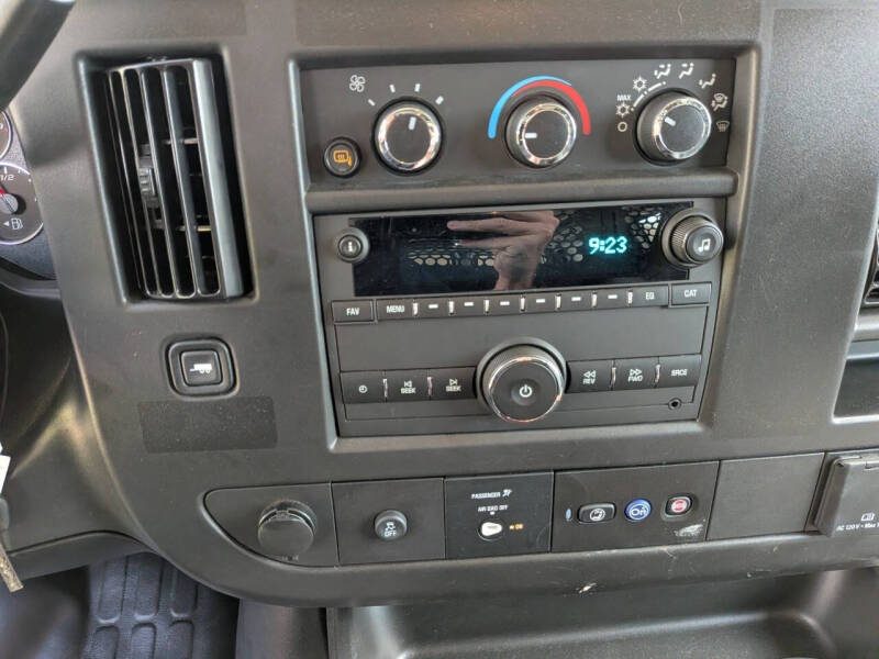 2025 Chevrolet Express 2500