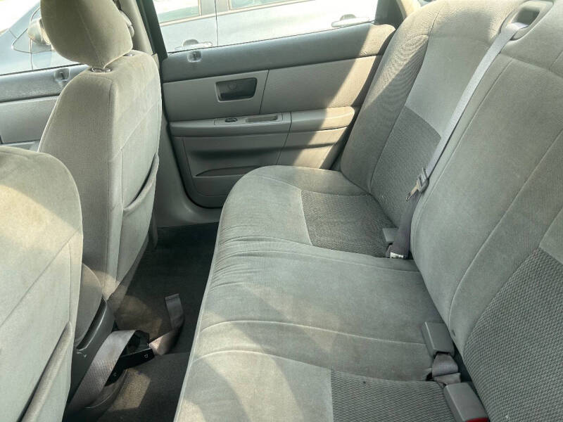2006 Ford Taurus SE