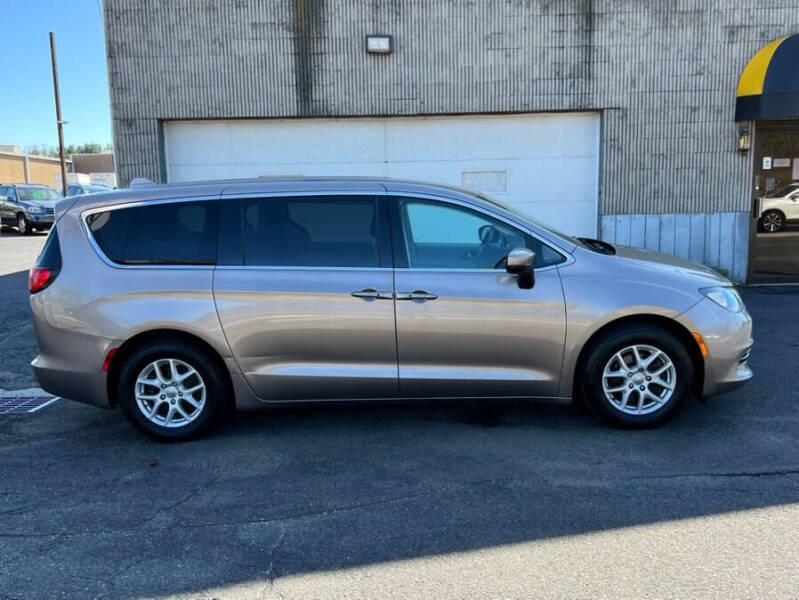 2017 Chrysler Pacifica Touring