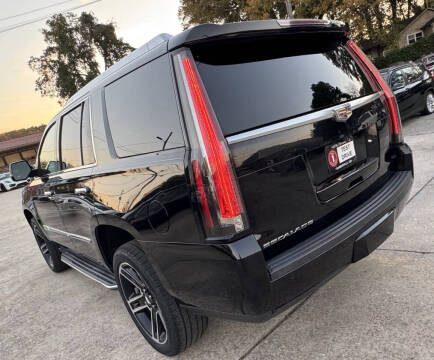 2017 Cadillac Escalade Luxury