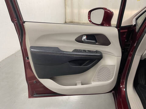 2019 Chrysler Pacifica Touring L