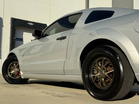 2005 Ford Mustang GT Premium