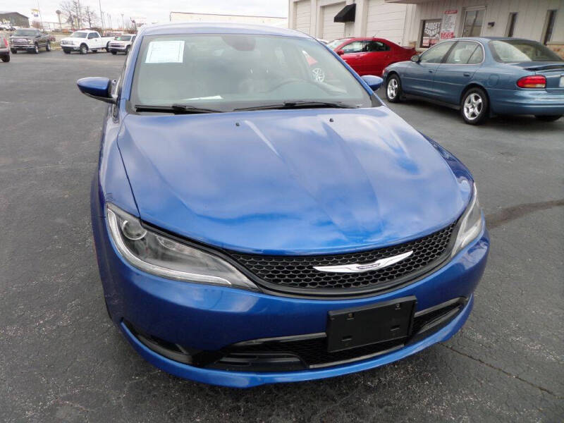 2016 Chrysler 200 S photo 14