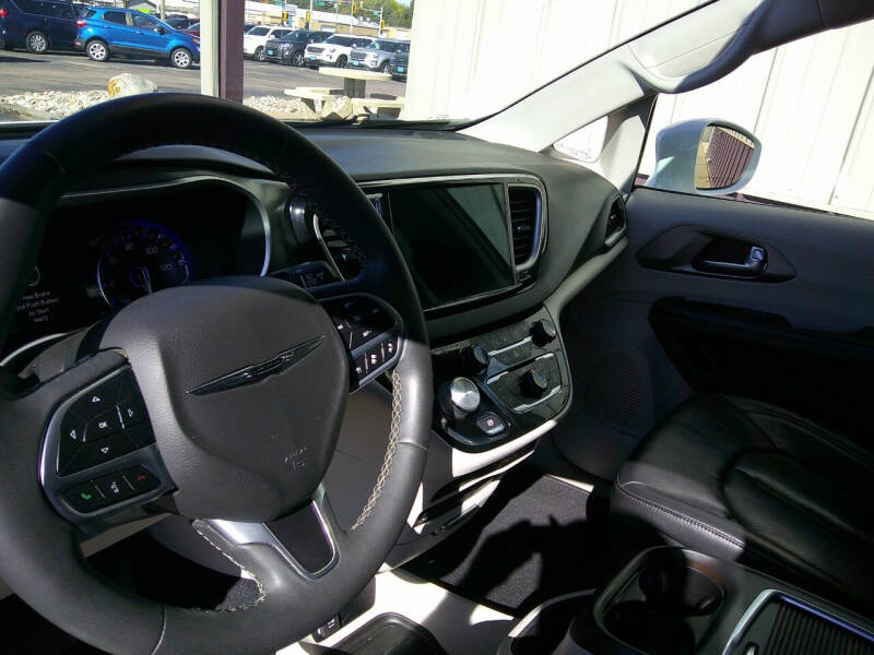 2022 Chrysler Pacifica Touring L