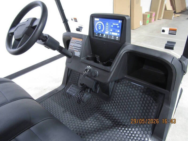 2026 E-Z-GO RXV 4
