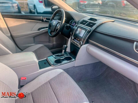 2014 Toyota Camry Hybrid XLE