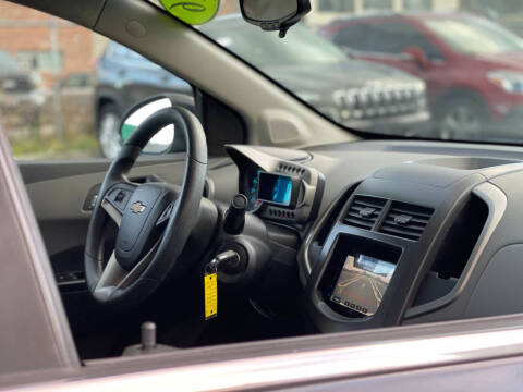 2016 Chevrolet Sonic LT Auto