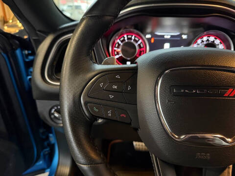 2016 Dodge Challenger 392 HEMI Scat Pack Shaker