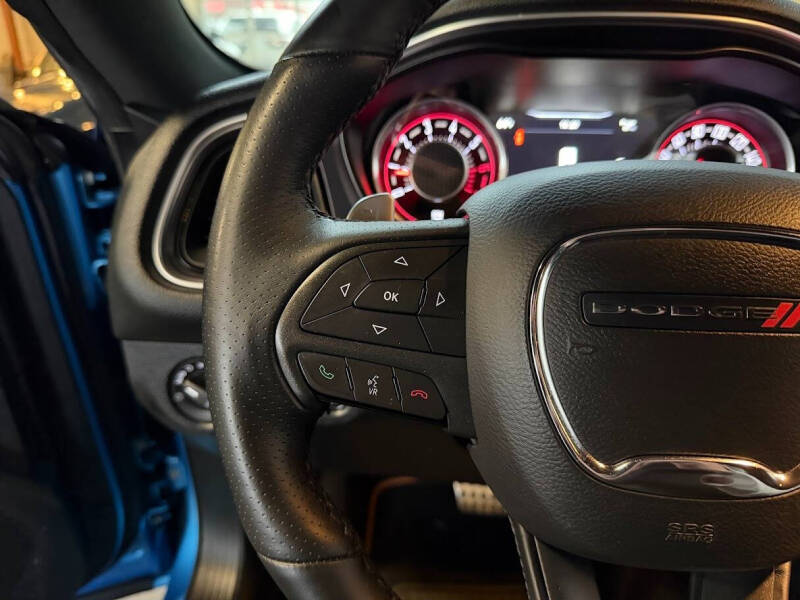 2016 Dodge Challenger 392 HEMI Scat Pack Shaker