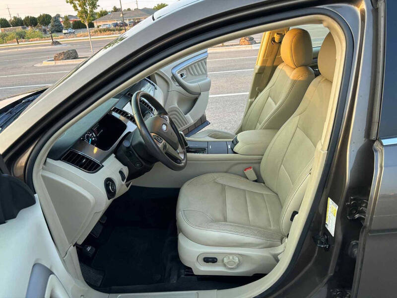 2015 Ford Taurus SEL