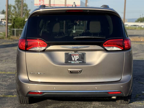 2018 Chrysler Pacifica Touring L Plus