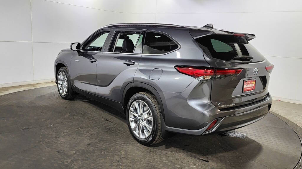 2020 Toyota Highlander Hybrid for sale at NJ Car Buyer in Jersey City, NJ