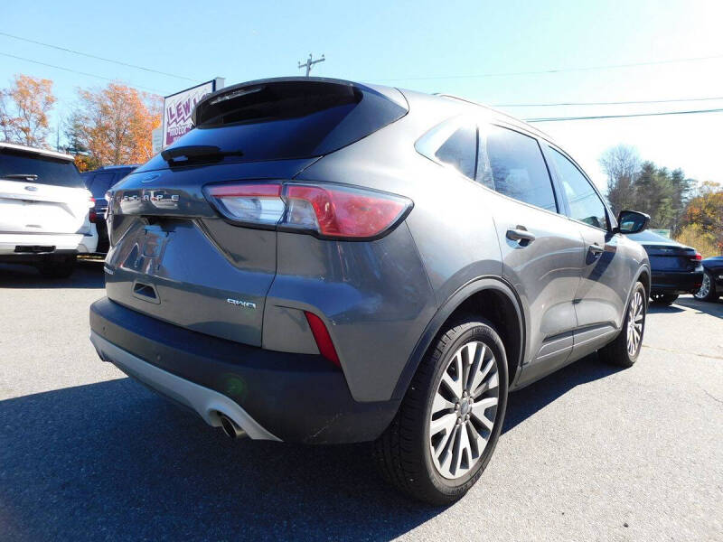 2022 Ford Escape Titanium