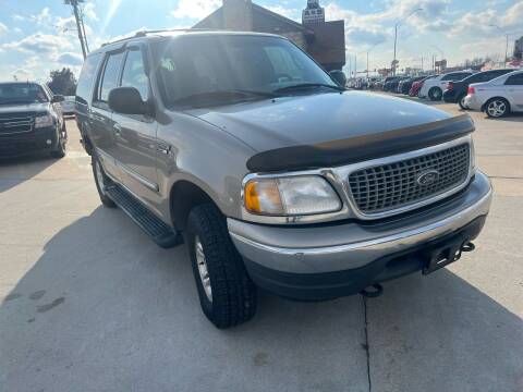 2001 Ford Expedition for sale at A & B Auto Sales LLC in Lincoln NE