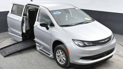 2024 Chrysler Voyager LX