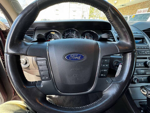 2011 Ford Taurus SEL