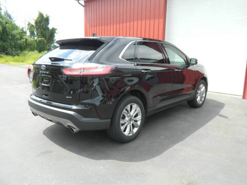 2024 Ford Edge Titanium