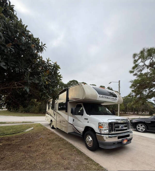 2023 Coachmen RV Leprechaun 298KBR