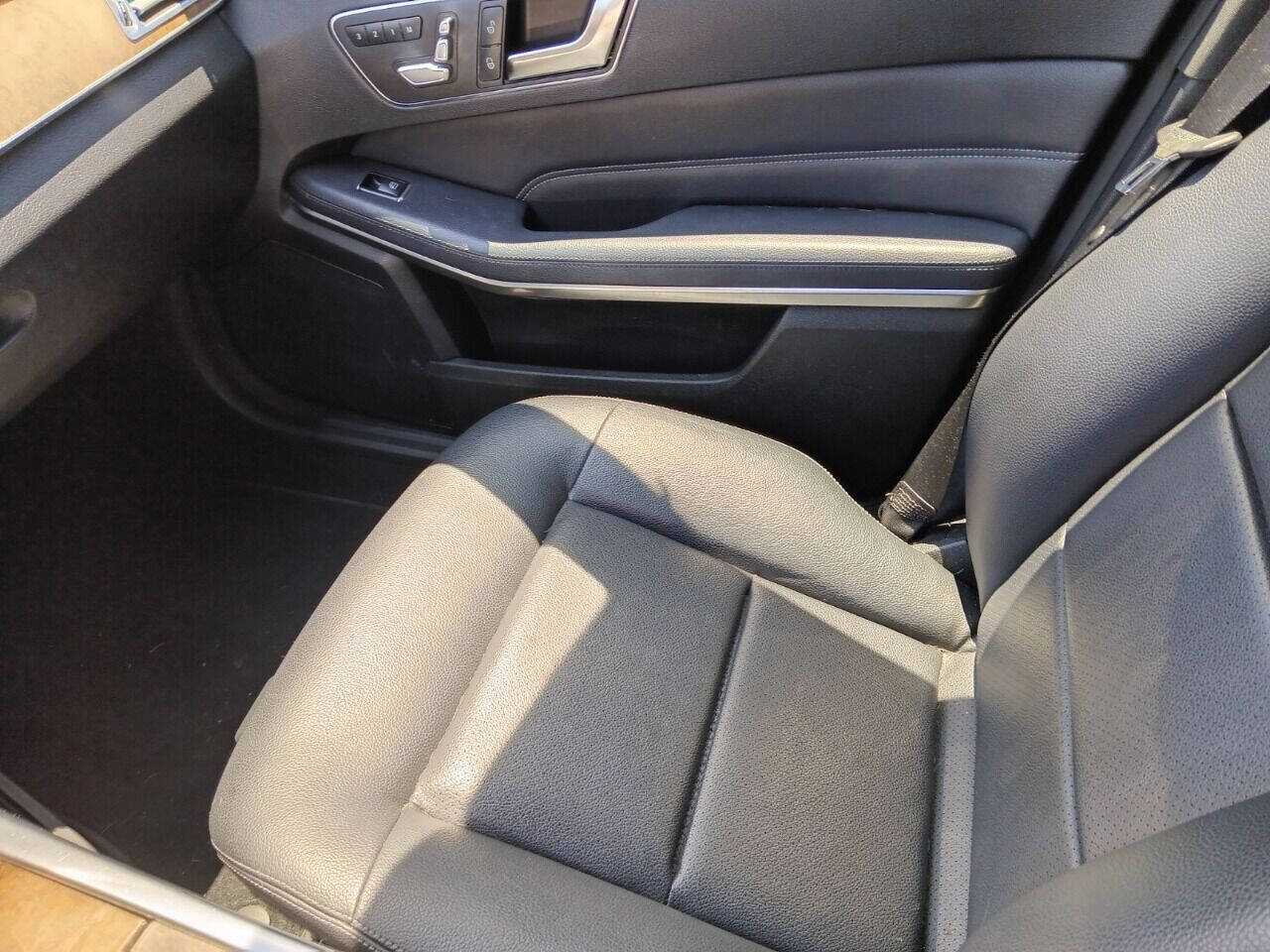 2015 MERCEDES-BENZ E-Class Sedan - $9,950