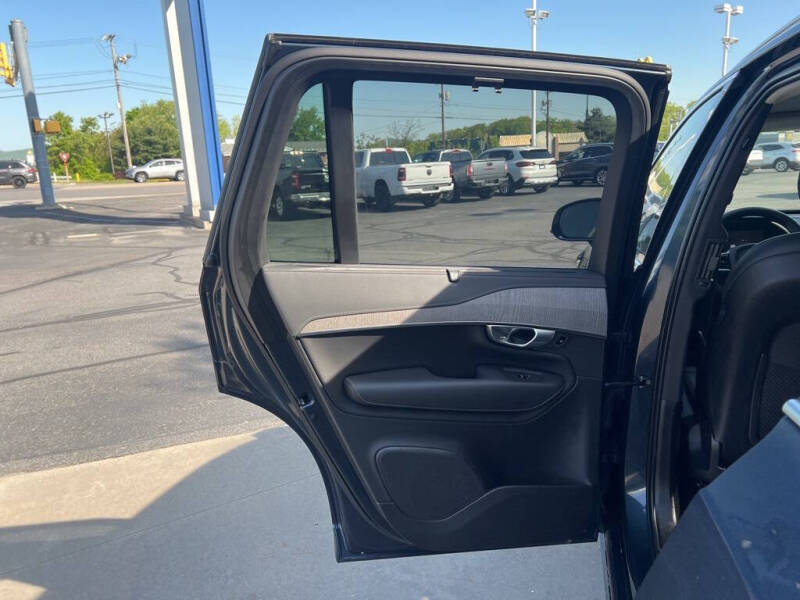 2023 Volvo XC90 Recharge T8 Ultimate Bright Theme 7P