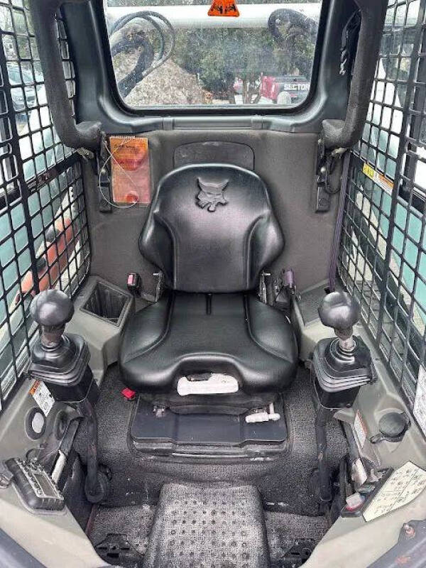 2014 Bobcat S590 TWO SPEED SKID STEER LOAD