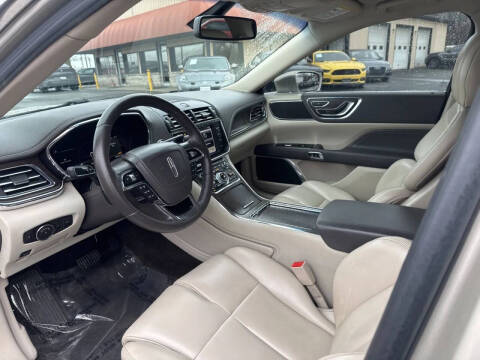 2017 Lincoln Continental Premiere