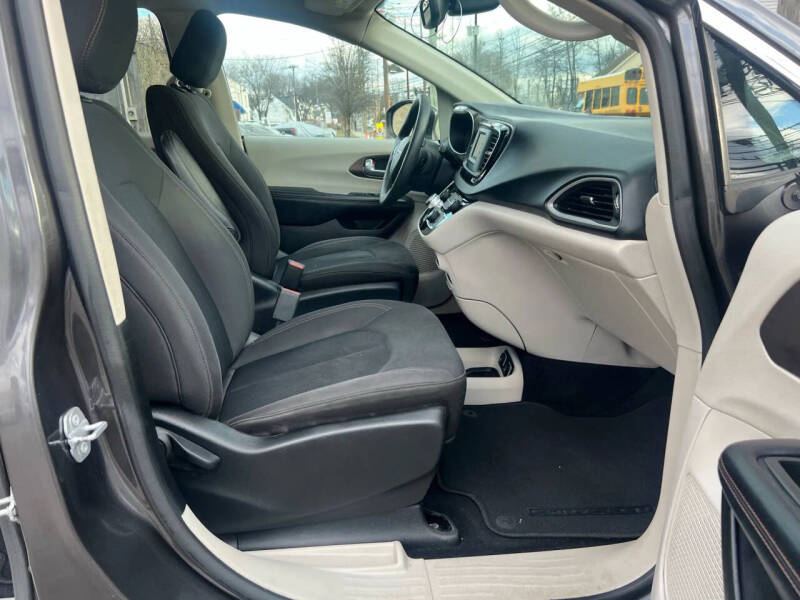 2017 Chrysler Pacifica Touring