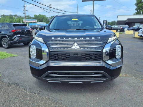 2024 Mitsubishi Outlander ES