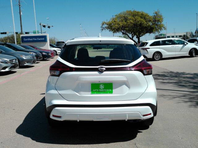 2024 Nissan Kicks S