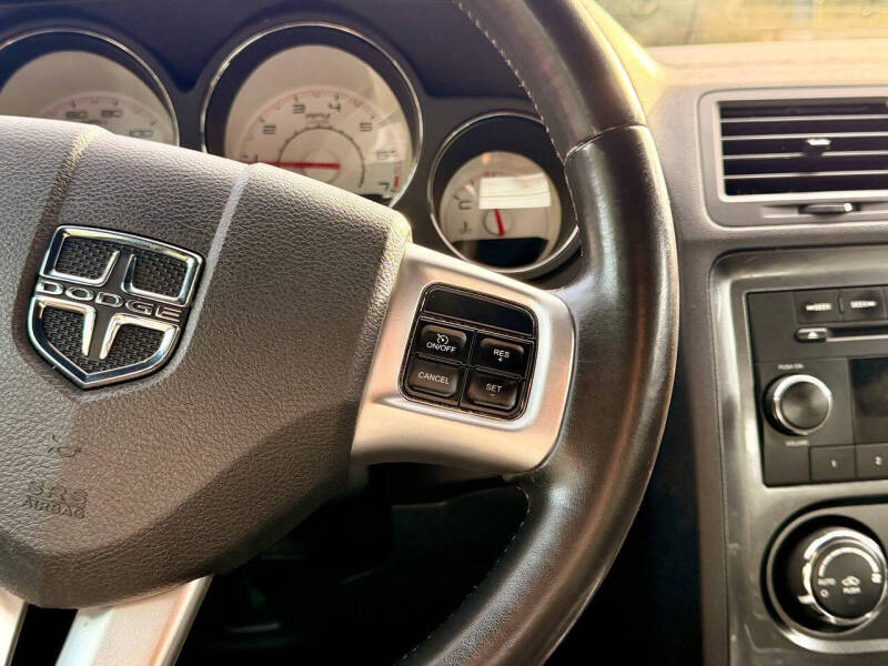 2012 Dodge Challenger SXT