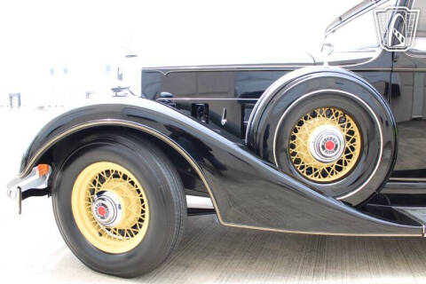 1934 Packard 1100