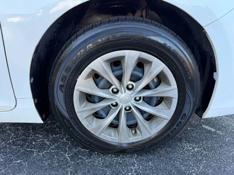 2017 Toyota Camry Hybrid