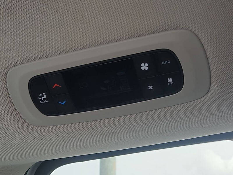 2024 Chrysler Pacifica Plug-In Hybrid Select