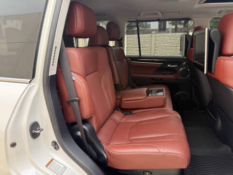 2017 Lexus LX 570