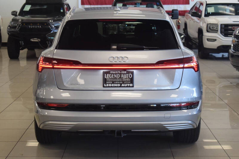 2019 Audi e-tron quattro Prestige