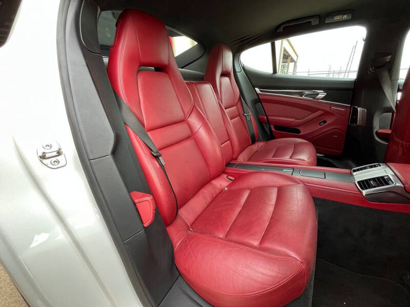 2014 Porsche Panamera 4